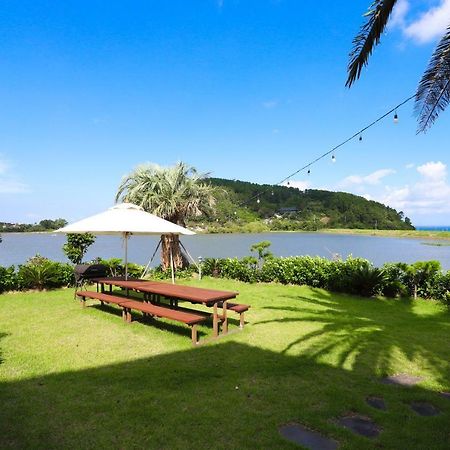 Jeju Lake Pension Exterior photo