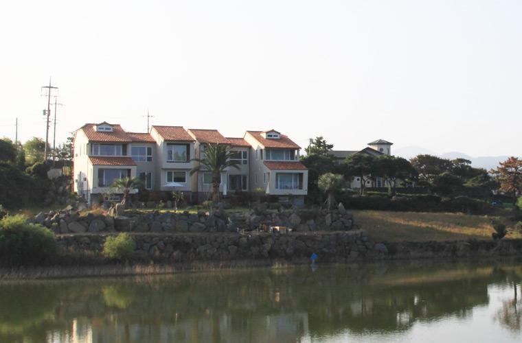 Jeju Lake Pension Exterior photo
