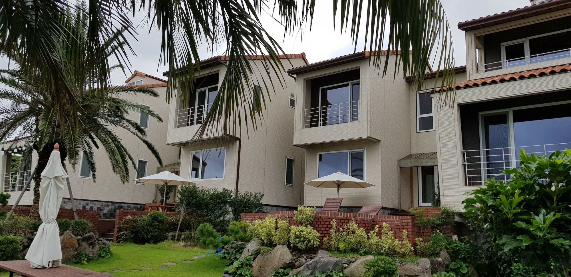 Jeju Lake Pension Exterior photo